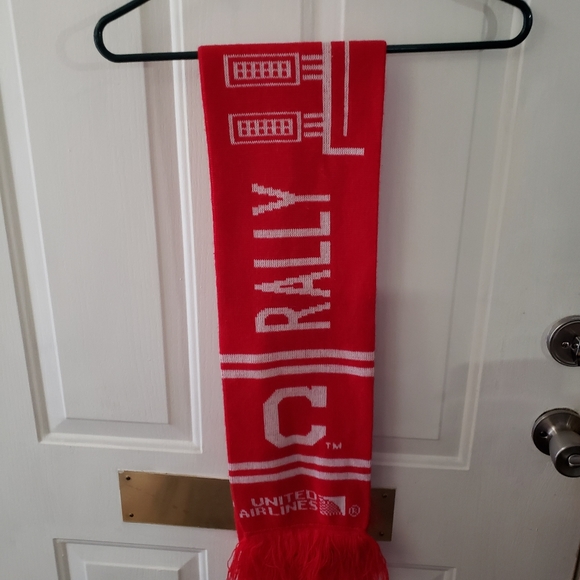 Vintage United Airlines Scarf with Cleveland Indians - Picture 6 of 7